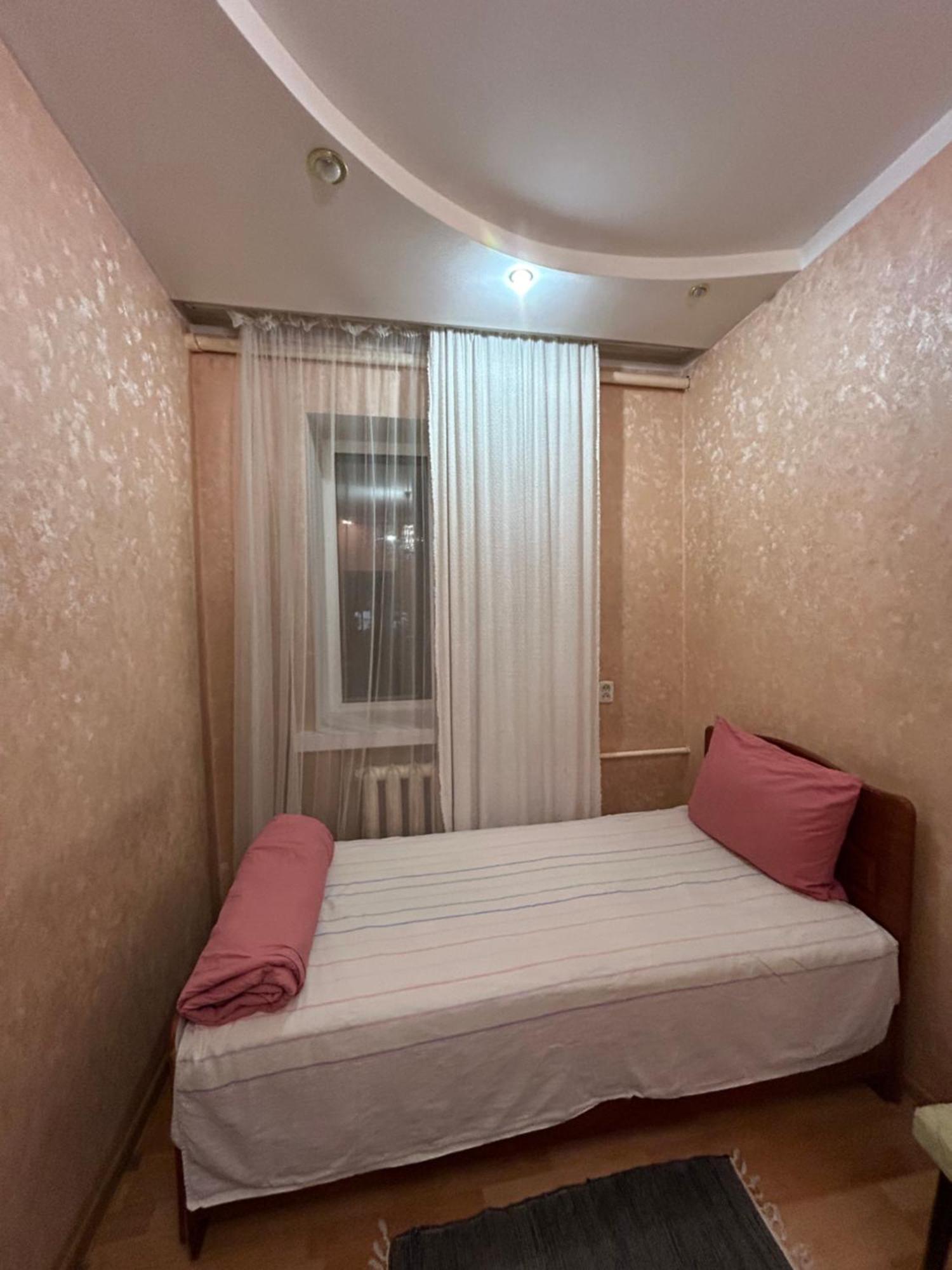 Three Bedroom Stepana Bandery Street Rivne Luaran gambar